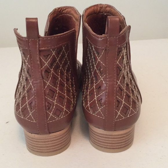 Olive ankle boot - Picture 2 of 6